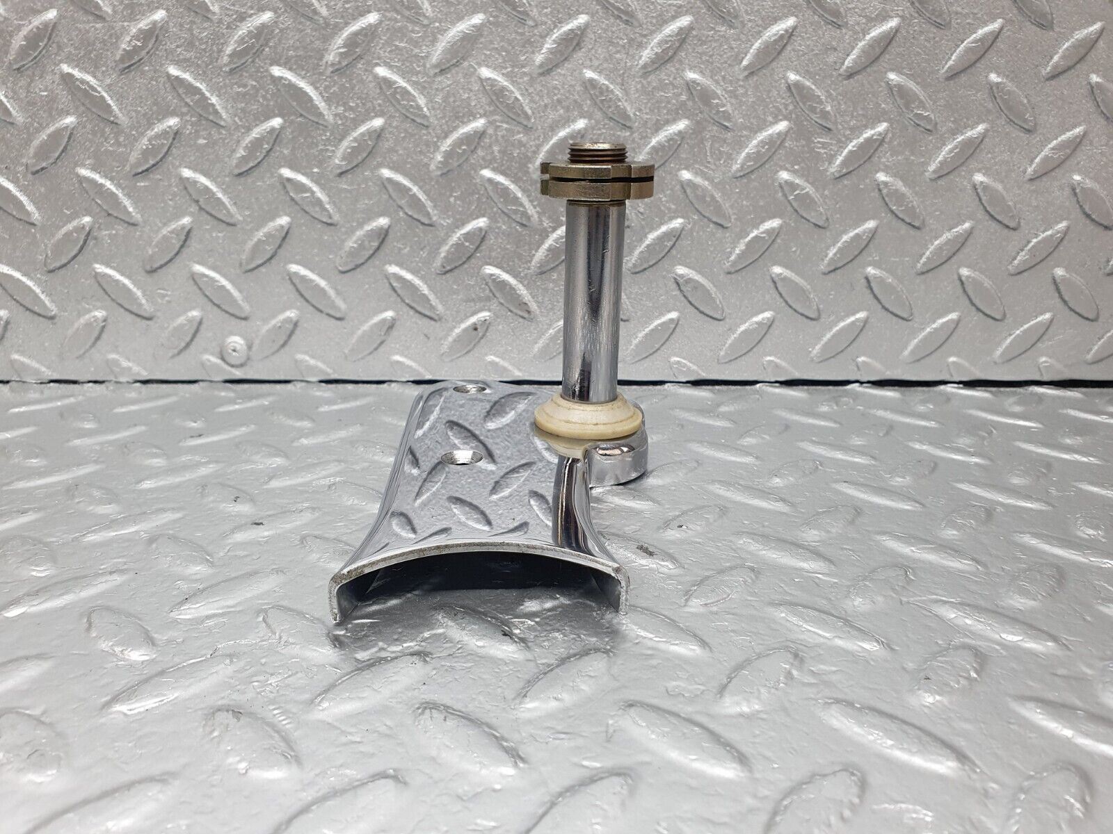 43330 Mercedes-Benz W108 280SE Front Left Seat Chrome