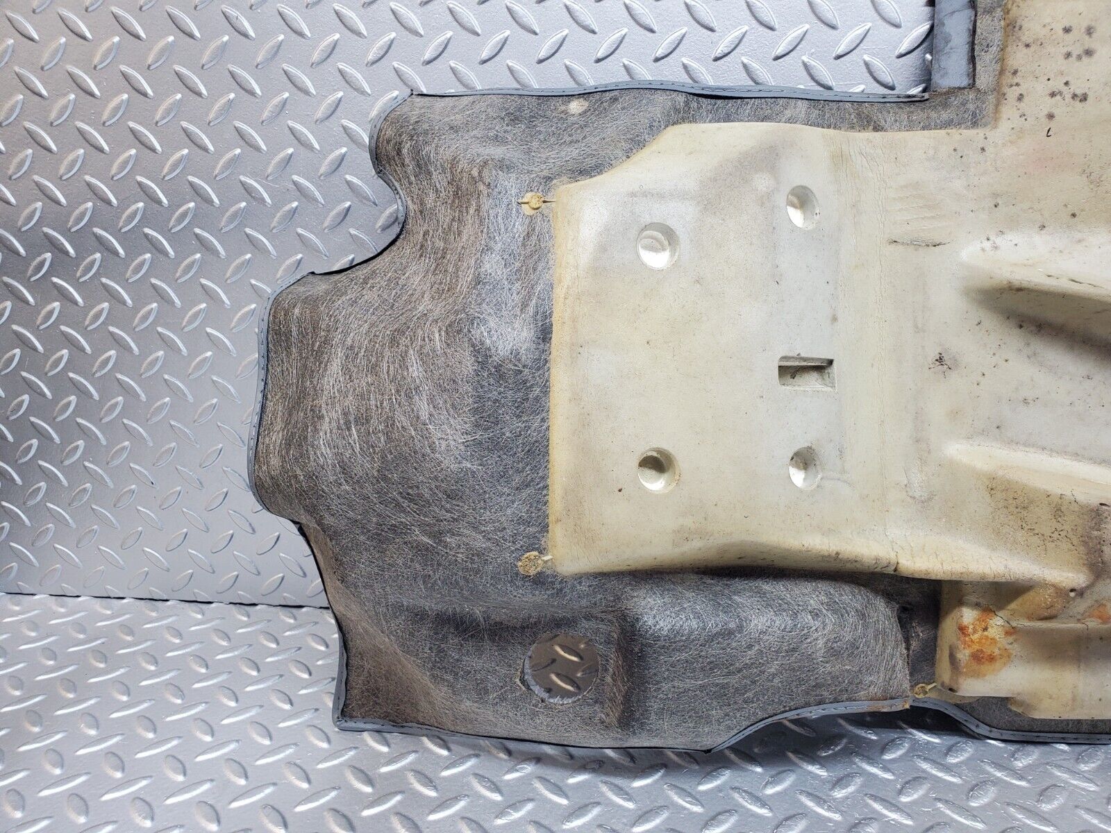 44739 Mercedes-Benz W124 220E Front Right Floor Carpet Grey 1246803840