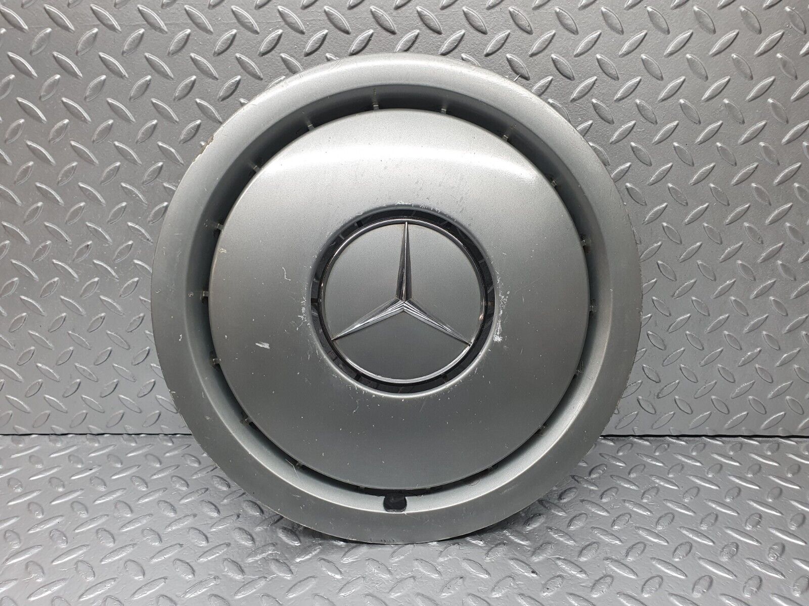 42880 Mercedes-Benz W201 190 2.0L Wheel Trim Hub Cap 14" 2014010324