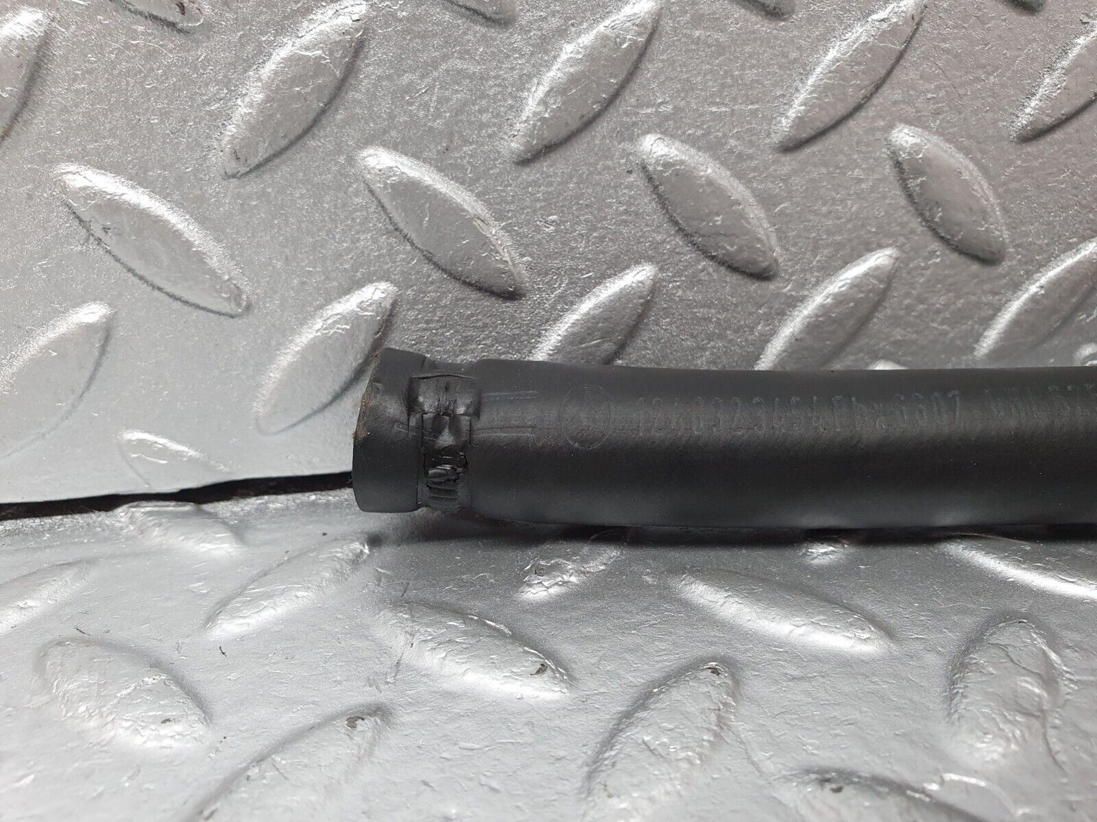 41622 Mercedes-Benz W124 200E Water Cooling Hose Pipe 1248323494 1248320894