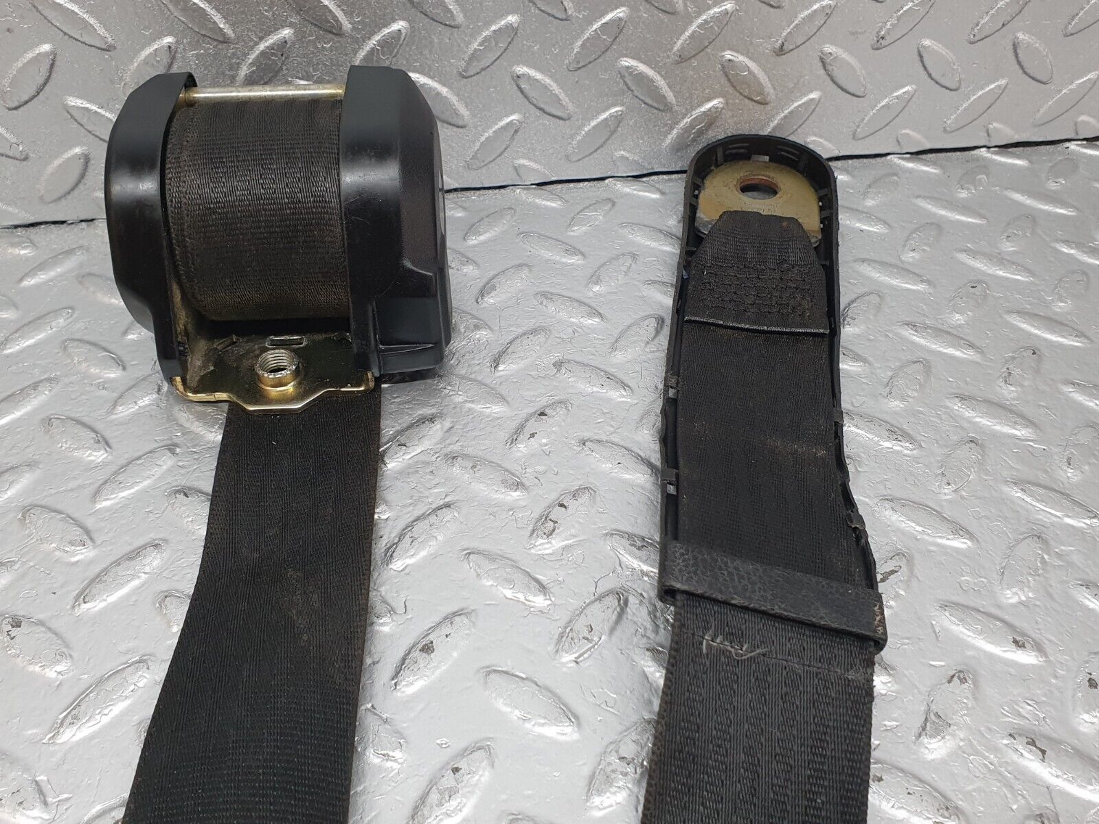 43865 Mercedes-Benz C126 380SEC Coupe Front Right Seat Belt With Buckle 1268603269