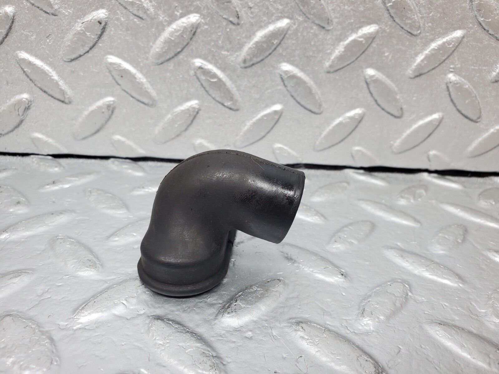 44576 Mercedes-Benz W123 280E Air Cleaner Hose 1100943482