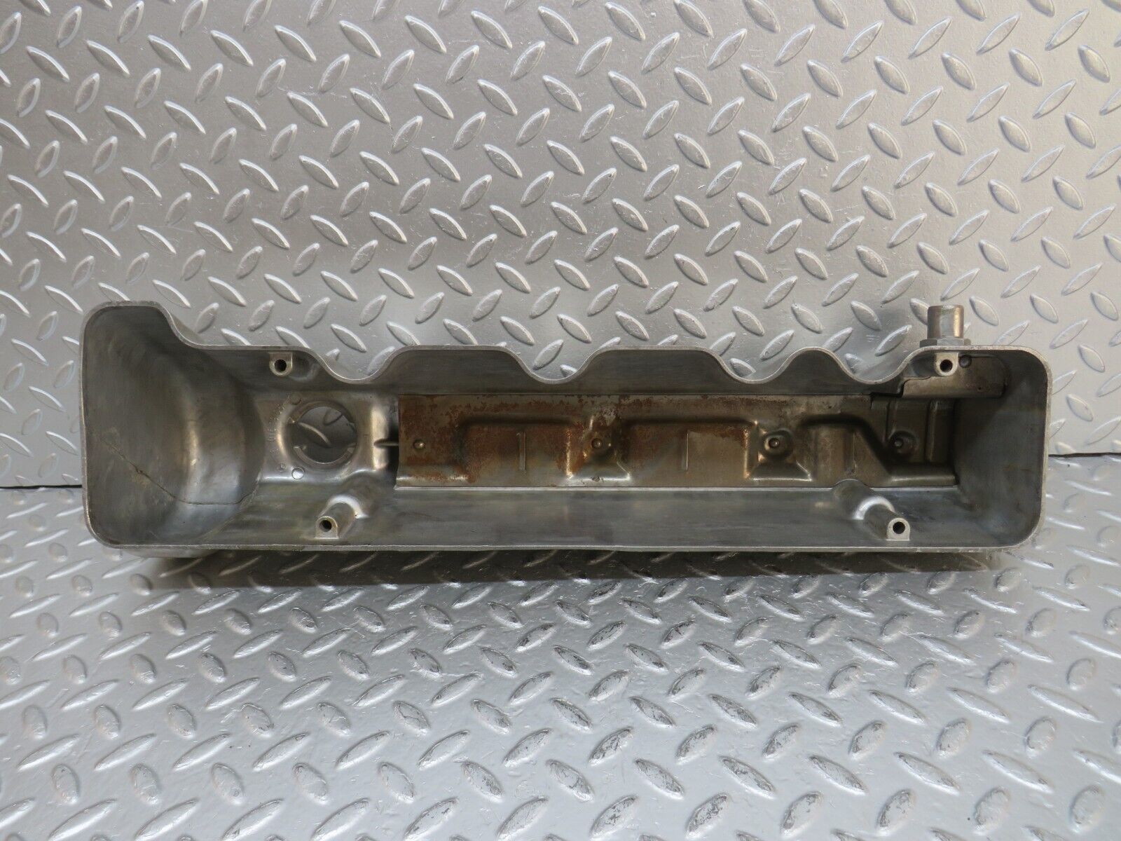 32843 Mercedes-Benz C107 R107 350 V8 Cylinder Head Valve Cover Right Side 1160161905