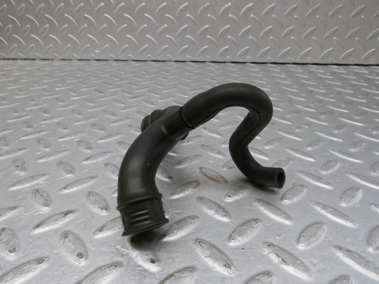 35420 Mercedes-Benz R107 280SL Air Intake Pipe 1100943882 1100944882