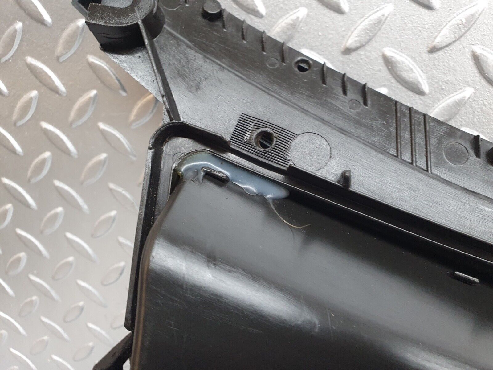 42002 Mercedes-Benz W202 C200 Water Drain 2028300413 2028300613