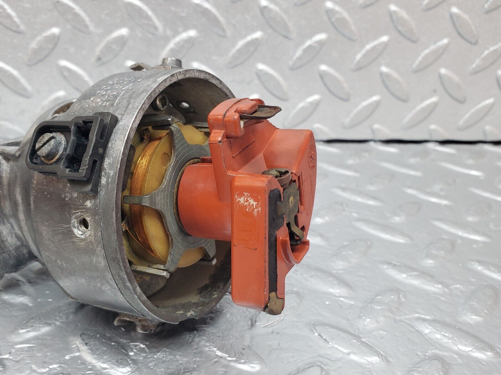 45431 Mercedes-Benz 280E M110.988 Ignition Distributor Bosch 0031580901 0237306045