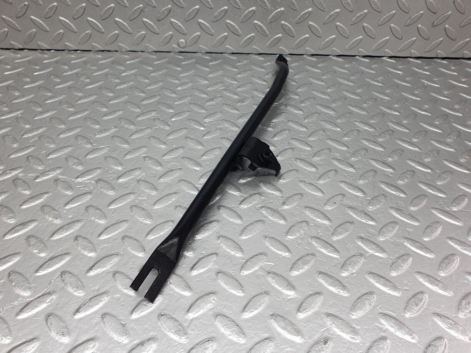 43579 Mercedes-Benz C126 380SEC Coupe Horn Bracket