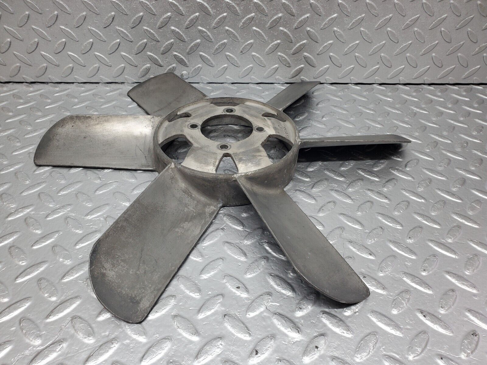 45390 Mercedes-Benz 280E M110.983 Engine Cooling Fan 1082051006