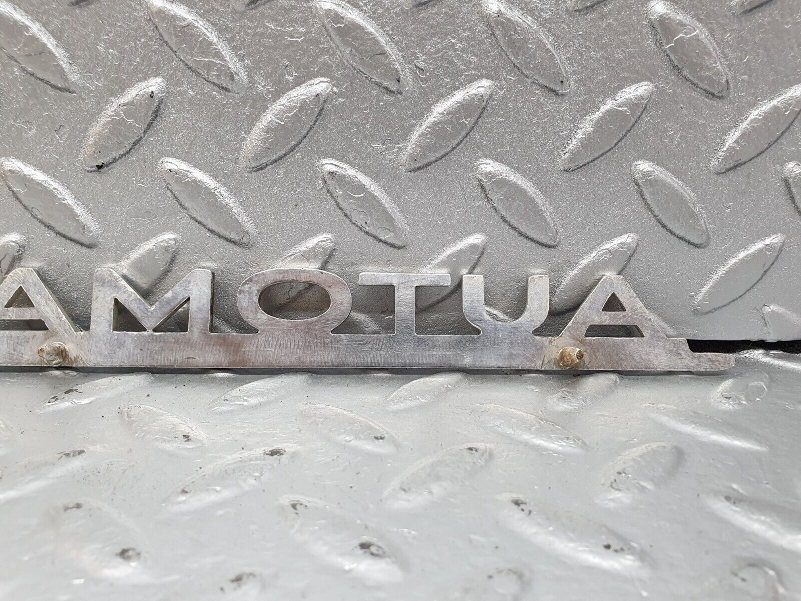 43183 Mercedes-Benz W108 280SE Trunk Badge Emblem Automatic