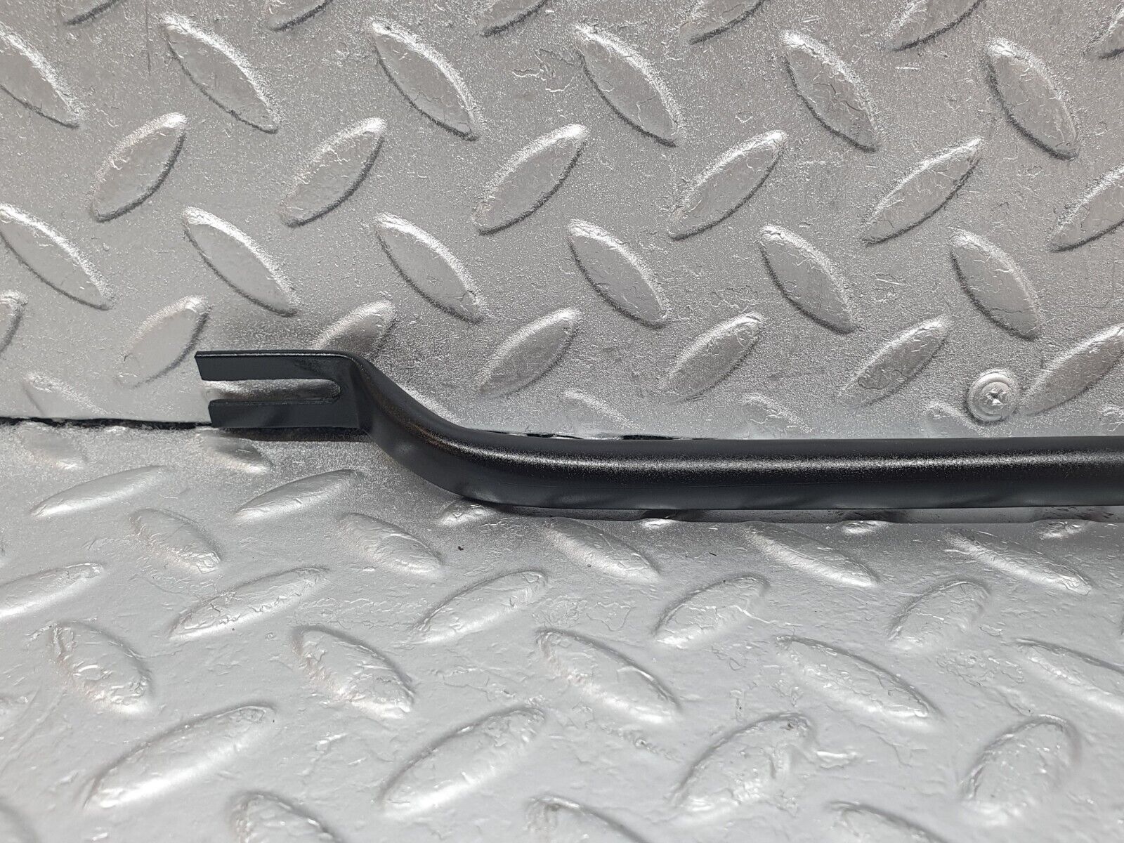 43936 Mercedes-Benz C123 230CE Coupe Horn Bracket