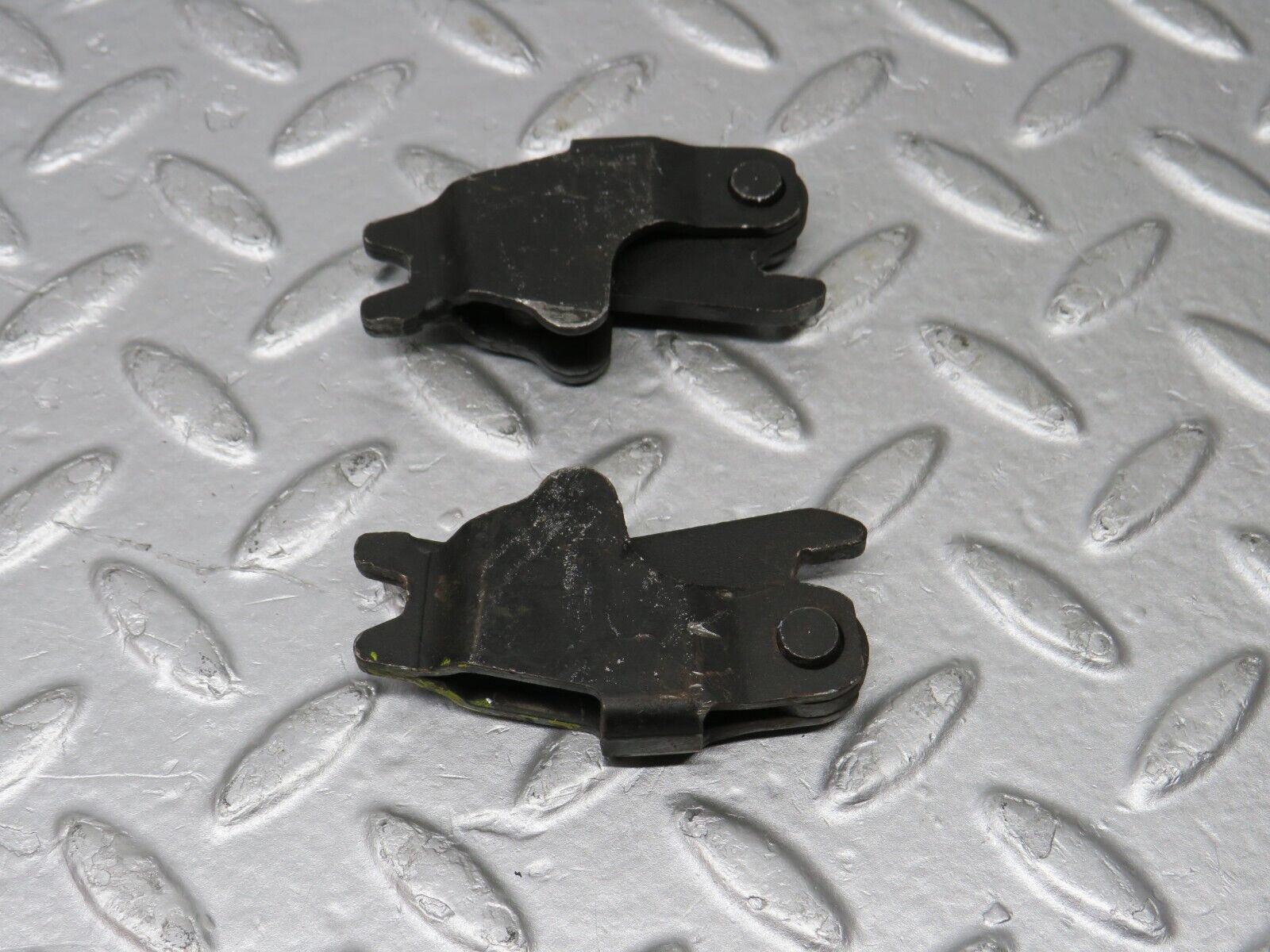 39295 Mercedes-Benz R107 500SL Rear Brake Regulator