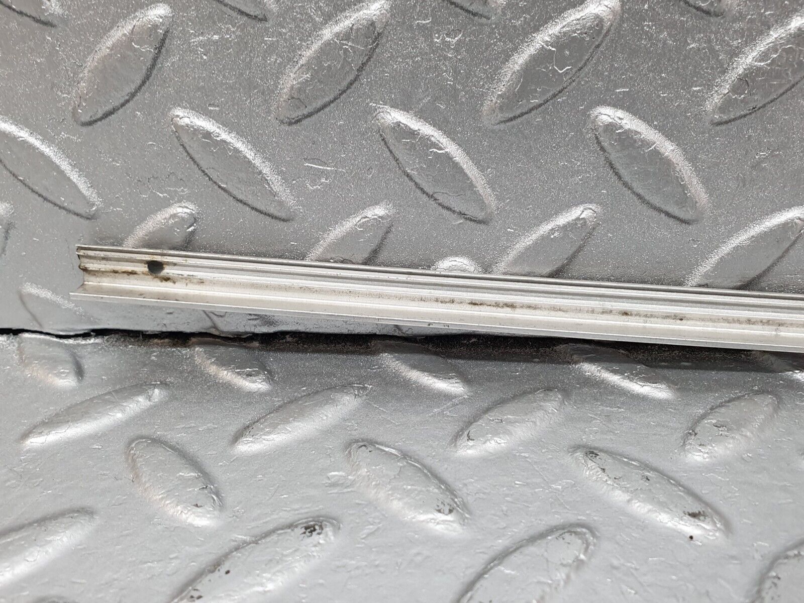 41715 Mercedes-Benz W124 200E Sunroof Chrome Trim