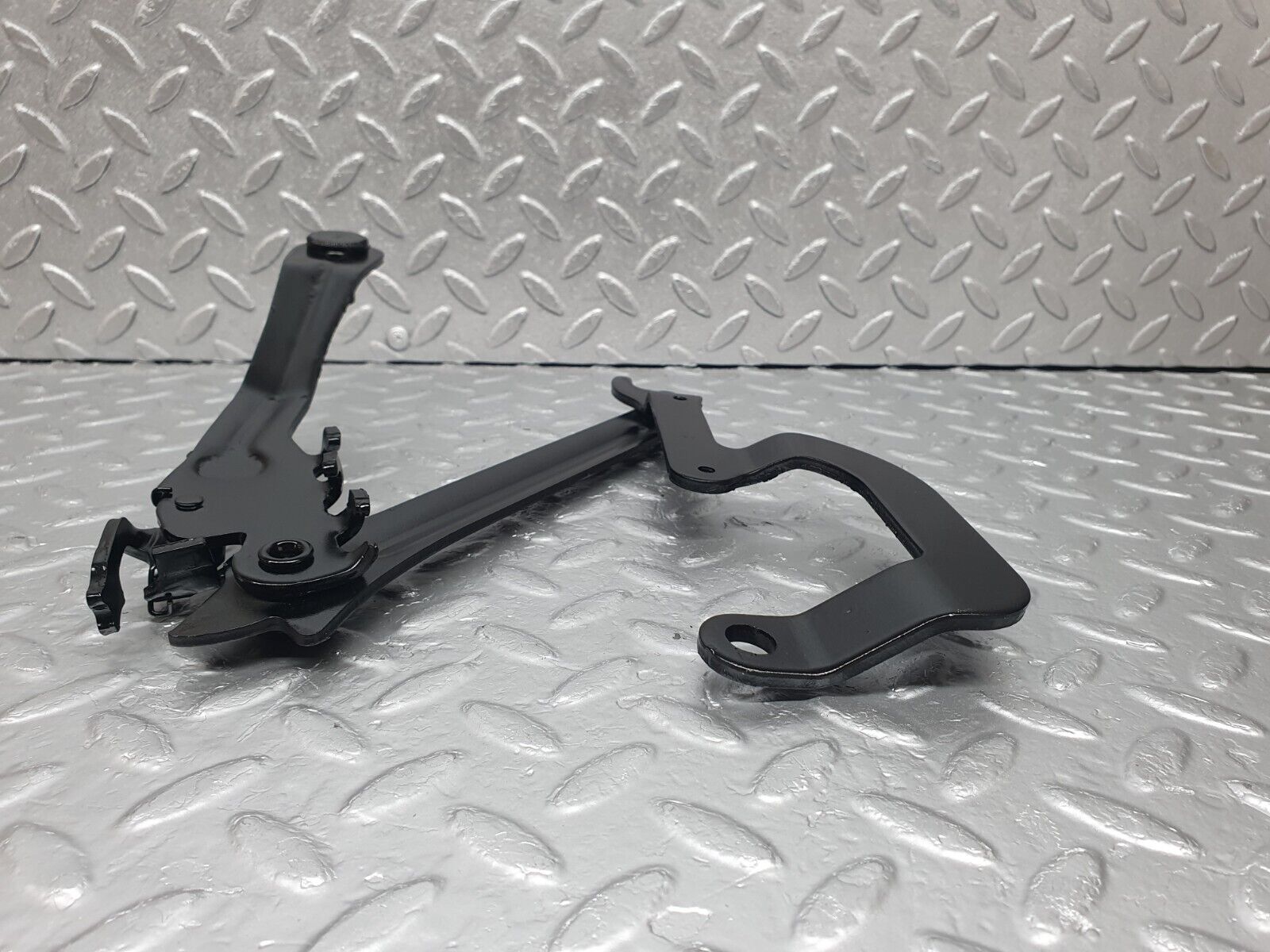 43945 Mercedes-Benz C123 230CE Coupe Bonnet Hinge Right Side