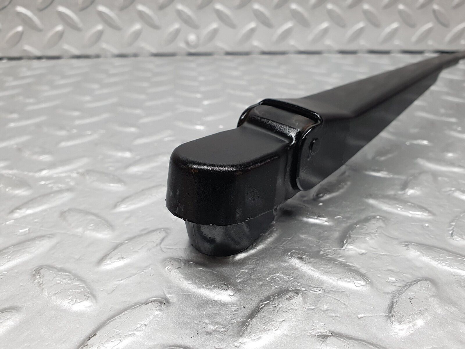 43705 Mercedes-Benz C126 380SEC Coupe Windscreen Wiper Arm Left Side Bosch