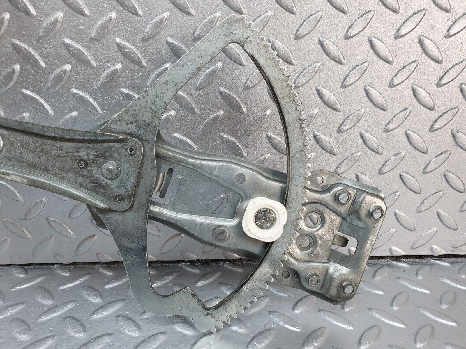 41939 Mercedes-Benz W202 C200 Front Right Power Window Regulator