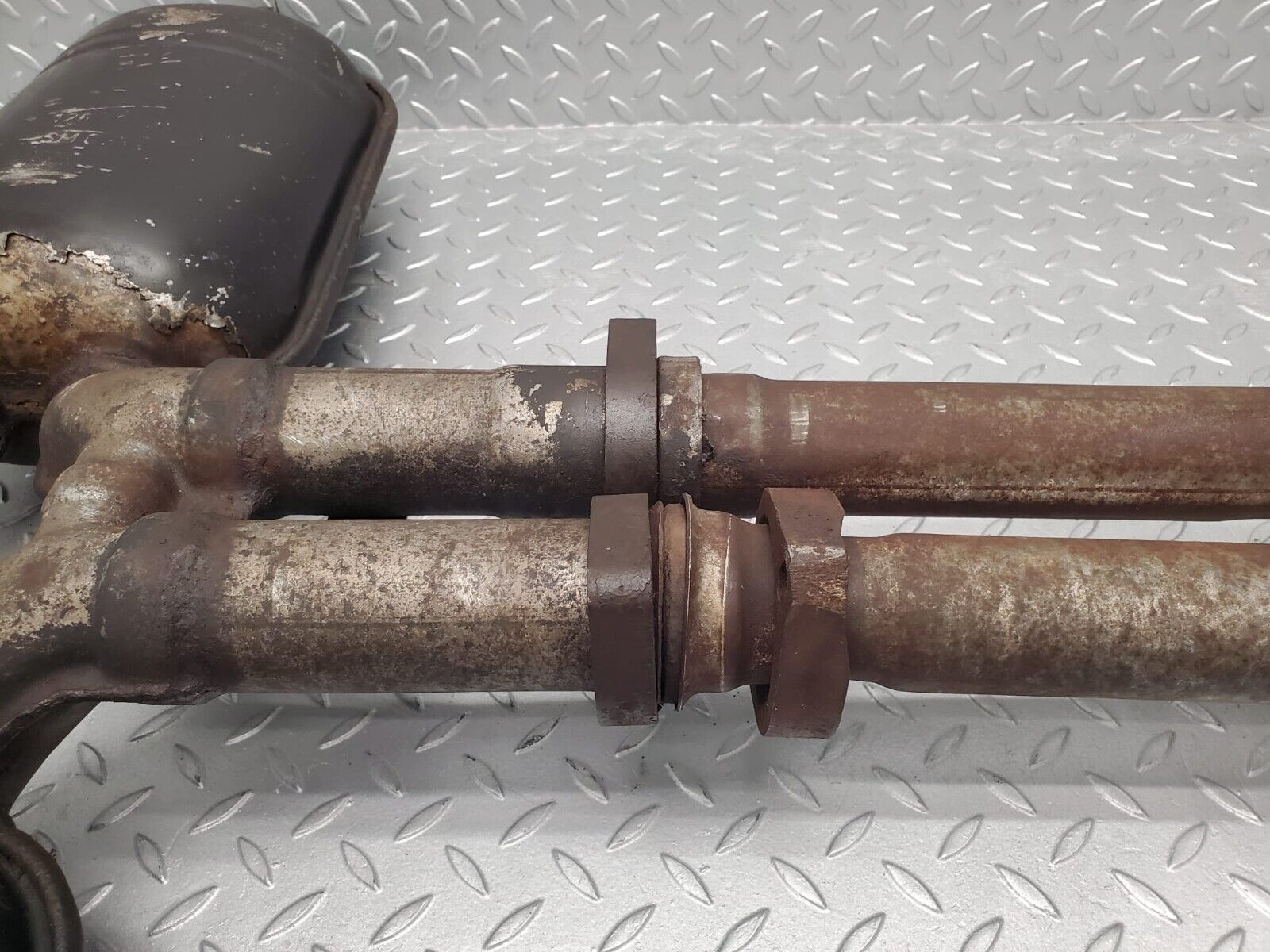 46102 Mercedes-Benz W126 420SE Exhaust Middle Silencer 1264913801