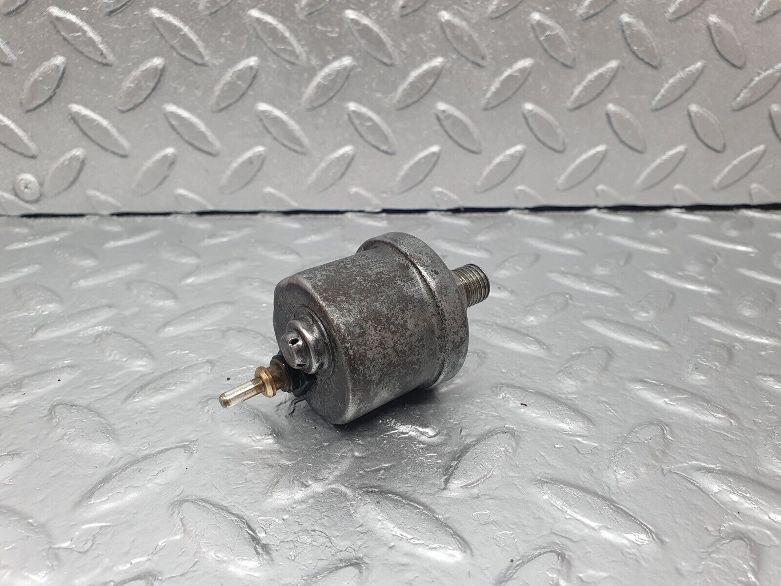 43536 Mercedes-Benz C126 380SEC Coupe Oil Pressure Sensor 0055421817