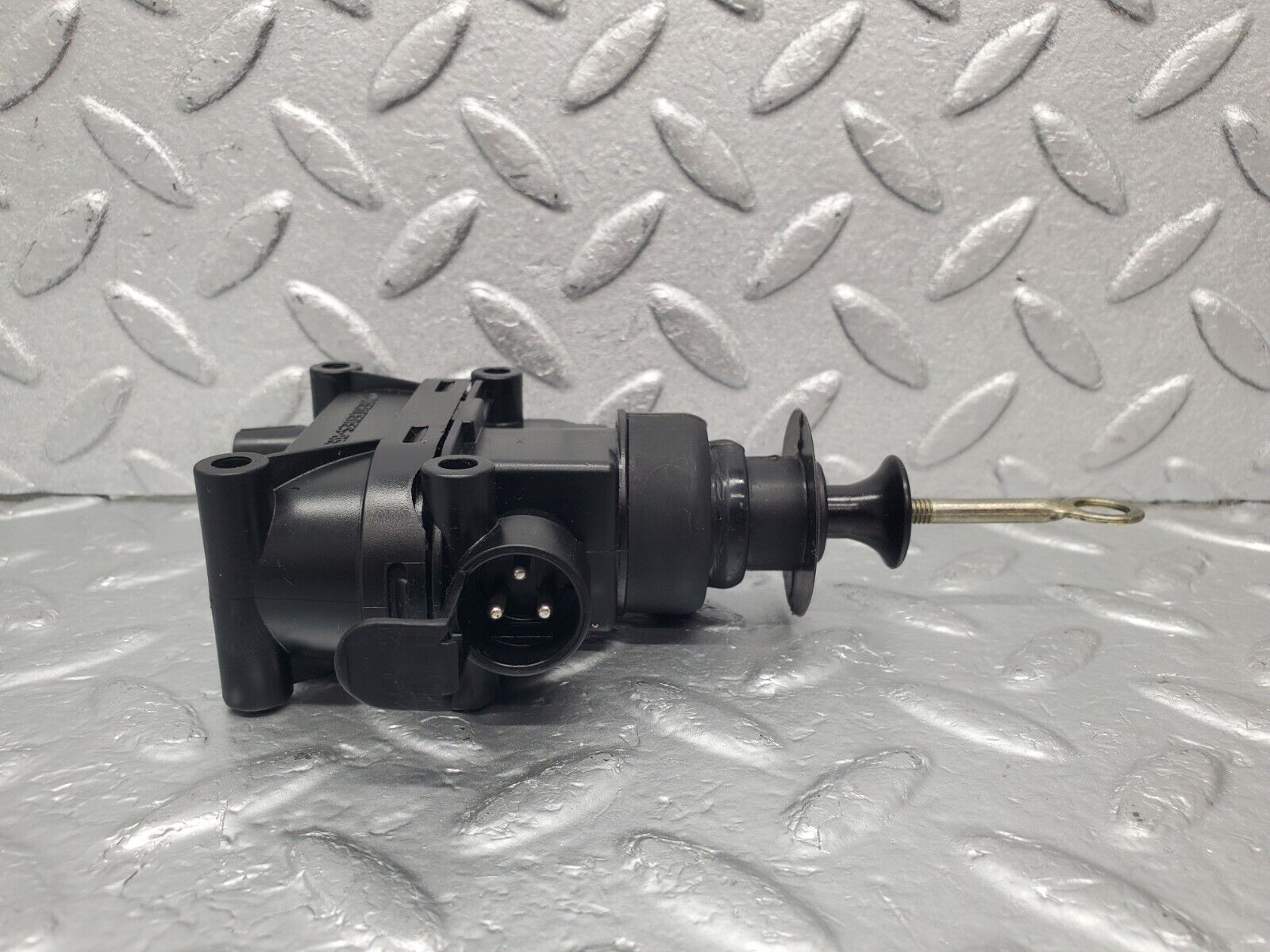 46146 Mercedes-Benz W124 Front Right Door Lock Vacuum Actuator