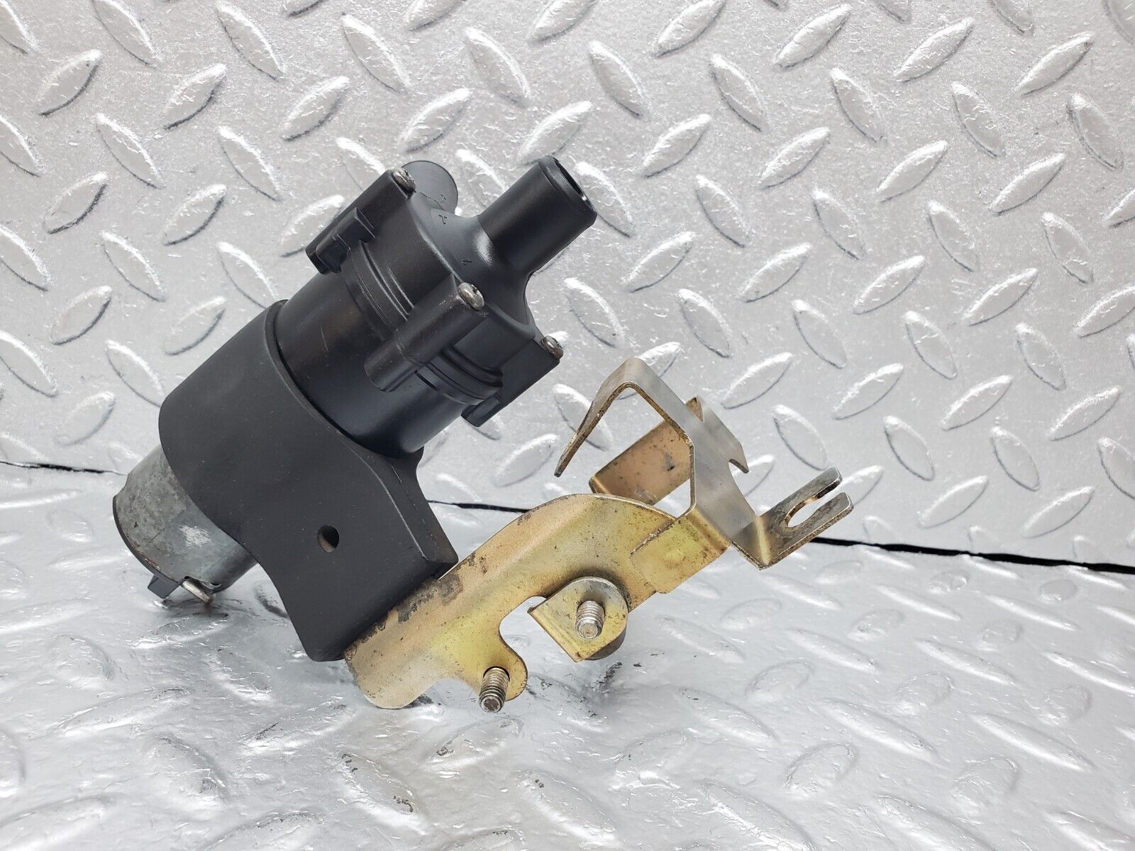 45091 Mercedes-Benz R129 300SL Coupe Heating Water Pump Bosch 0392020026