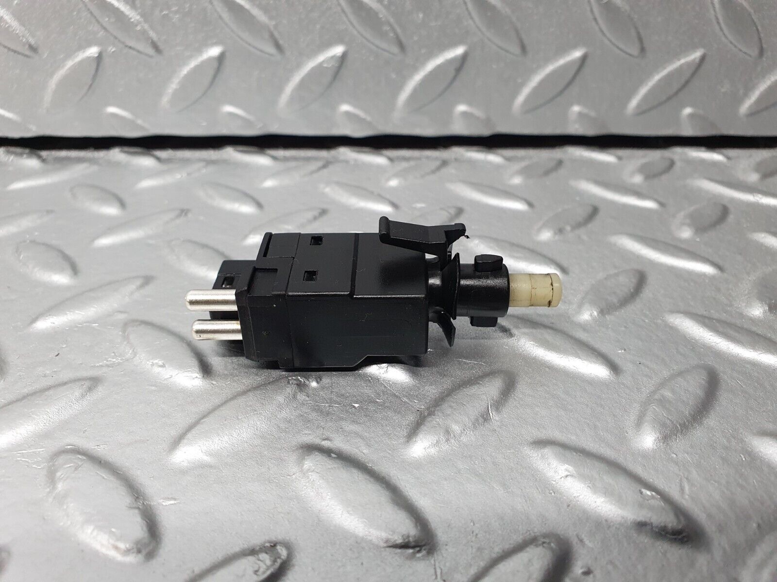 41799 Mercedes-Benz W202 C200 Brake Light Switch 0015450109