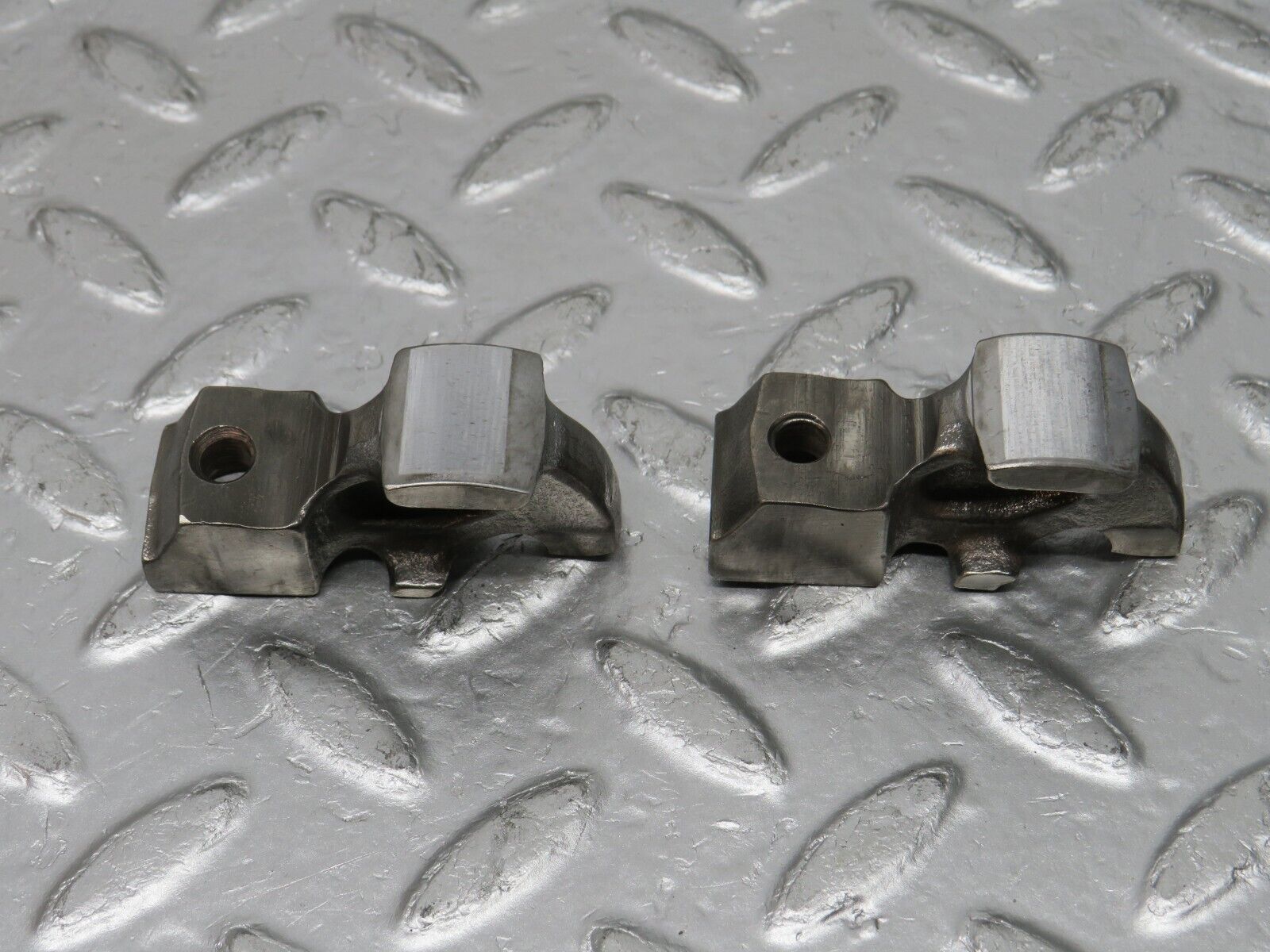 33007 Mercedes-Benz C107 R107 350 V8 Valve Rocker Arm With Spring & Tappet