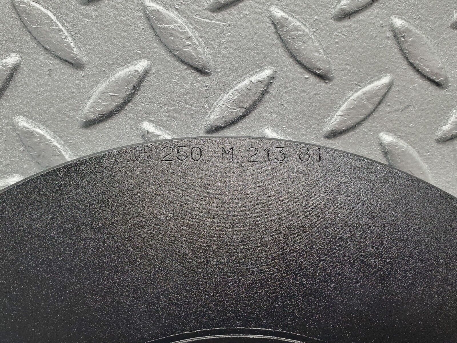 46631 Mercedes-Benz C123 280CE Coupe Crankshaft Vibration Damper