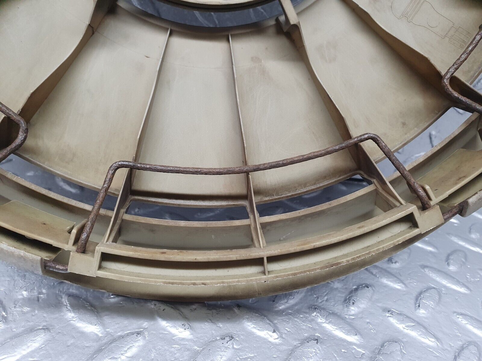 42878 Mercedes-Benz W201 190 2.0L Wheel Trim Hub Cap 14" 2014010324