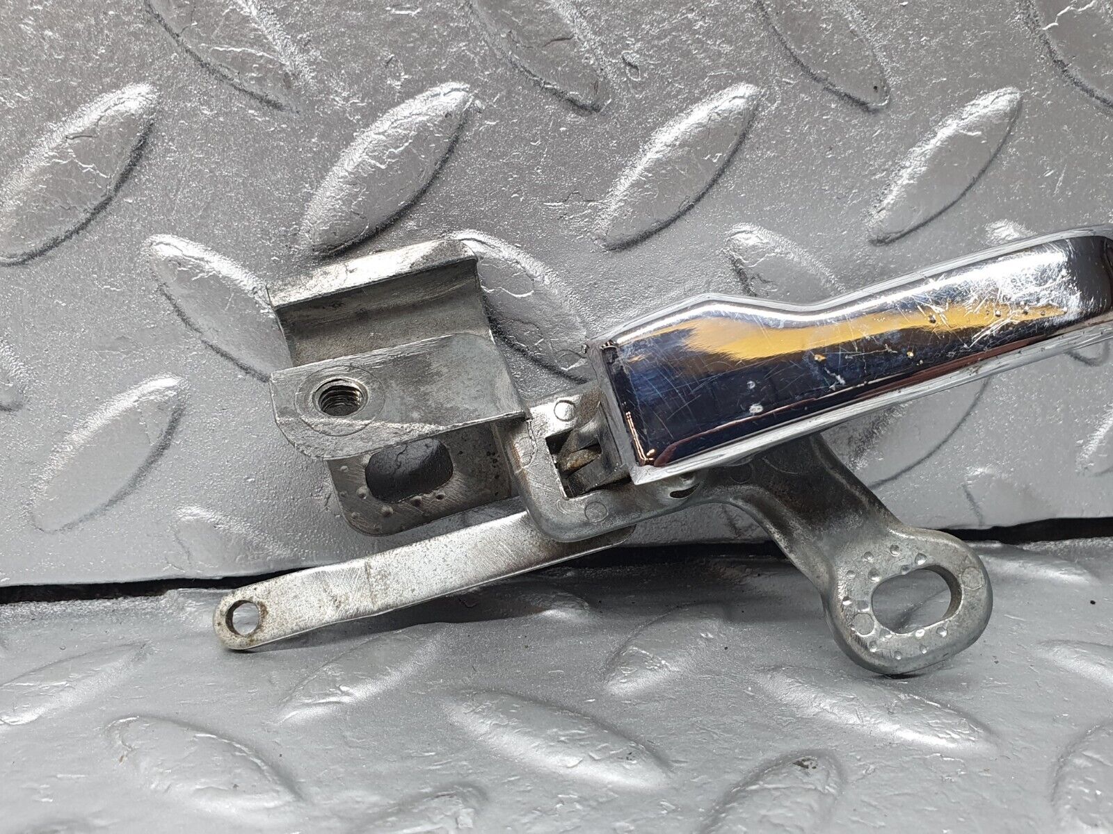 43111 Mercedes-Benz W108 280SE Rear Left Interior Door Handle Chrome 1157660119