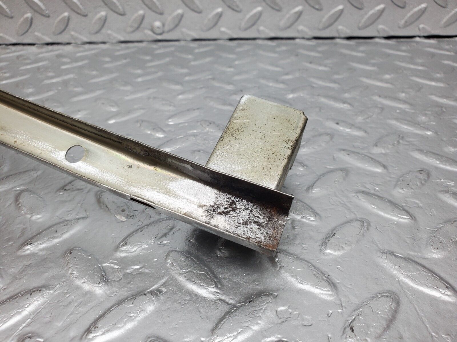 45815 Mercedes-Benz W126 420SE Rear Right Window Channel