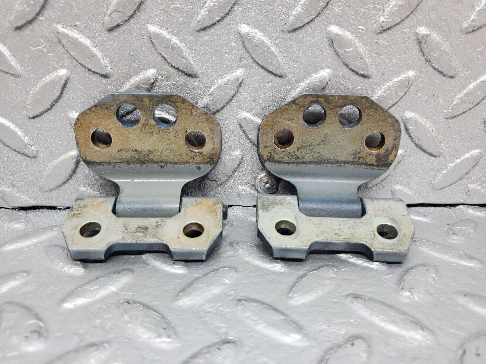 44750 Mercedes-Benz W124 220E Door Hinge Right Side