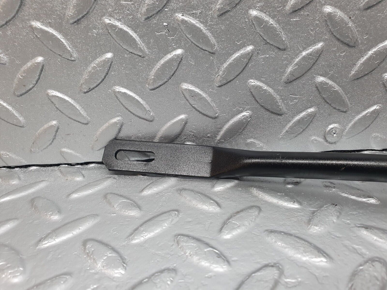 42814 Mercedes-Benz W201 190 2.0L Horn Bracket