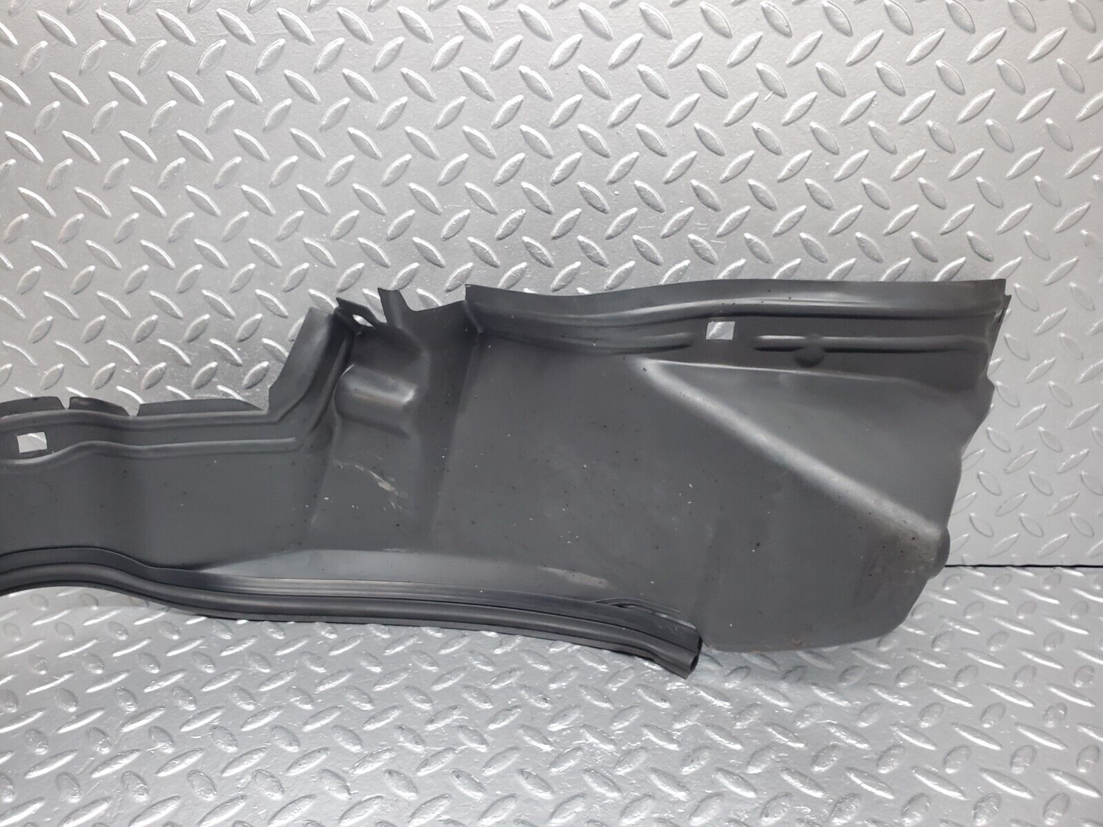 44876 Mercedes-Benz W124 220E Front Right Inner Fender Wing Splash Guard 1248840835