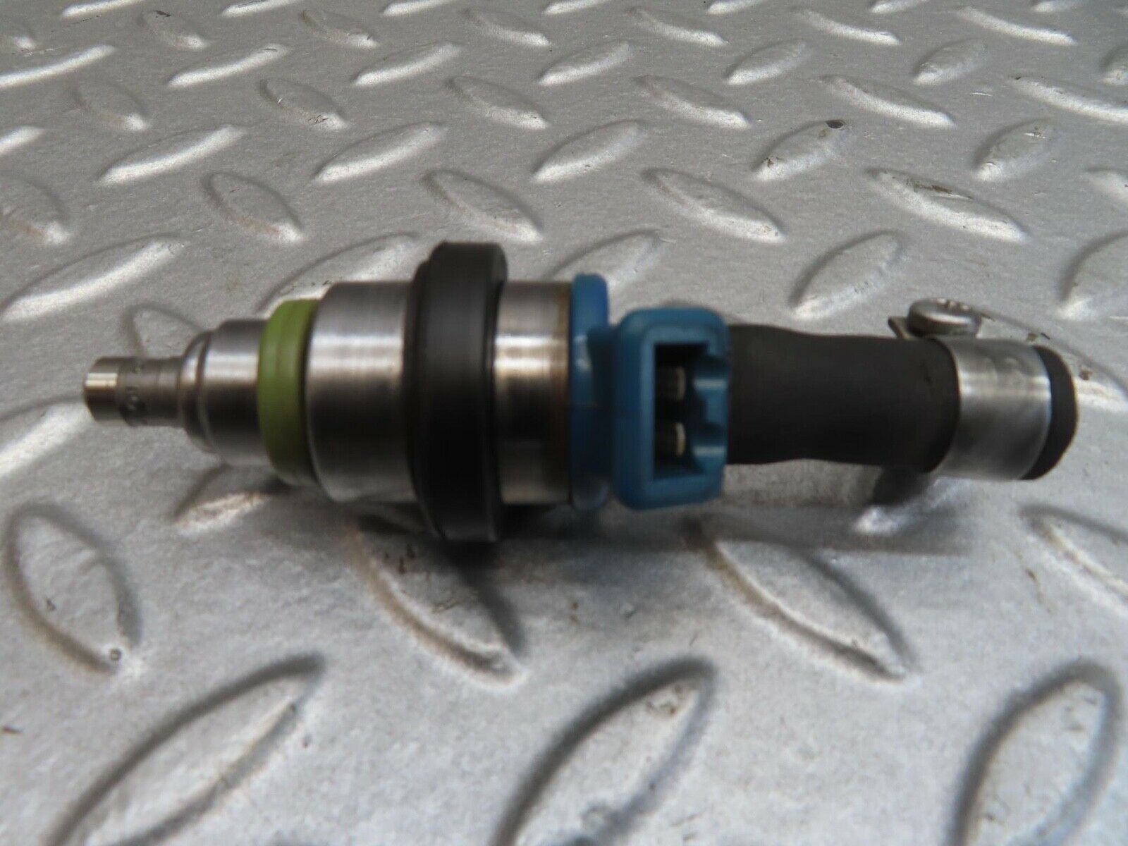 13751 Mercedes-Benz R107 450SL  Fuel Injector Bosch 0280150036