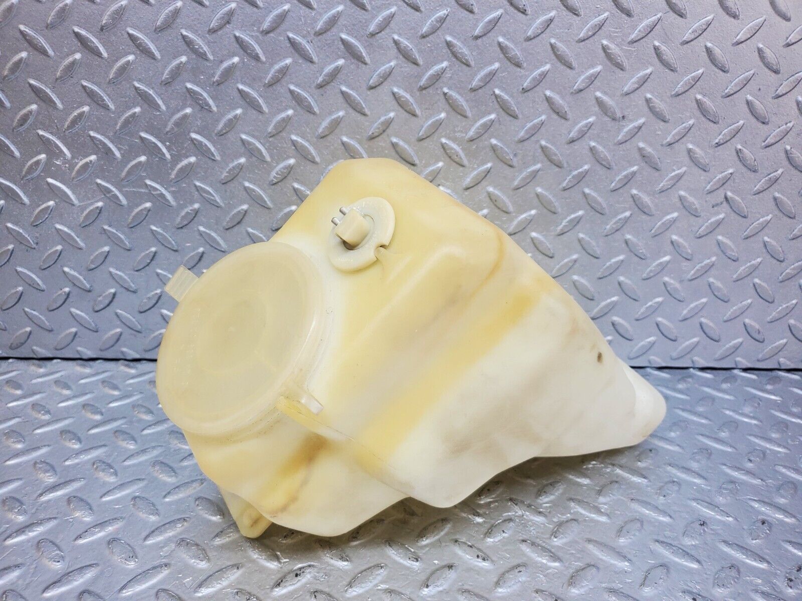 44769 Mercedes-Benz W124 220E Windscreen Washer Fluid Reservoir 1248691020 1248690272 1295400217