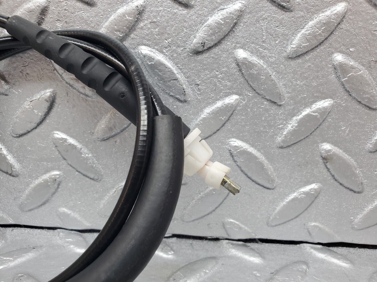 44824 Mercedes-Benz W124 220E Gearbox Cable 1242600351