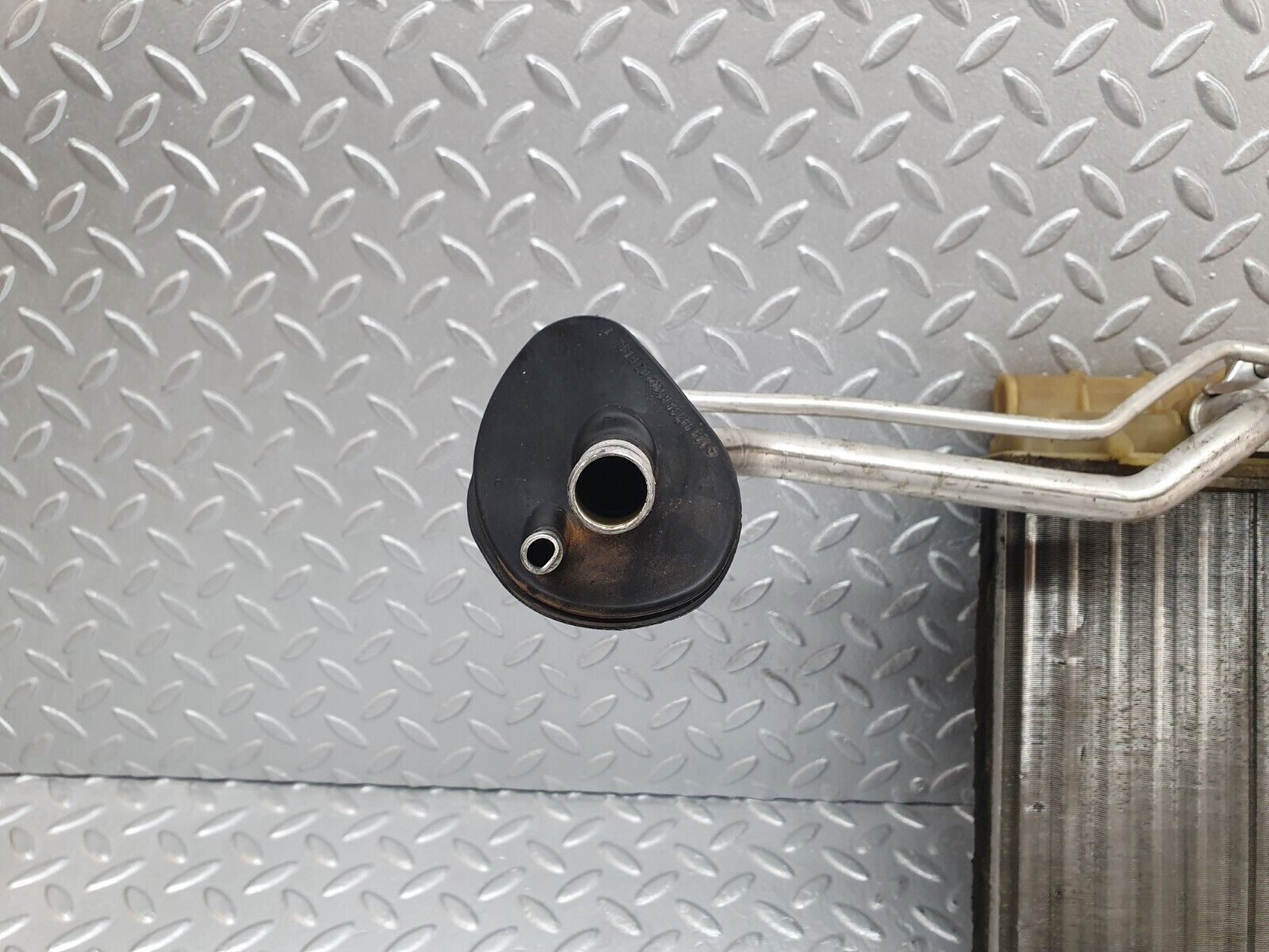 42406 Mercedes-Benz R129 320SL Coupe Heater Radiator Behr