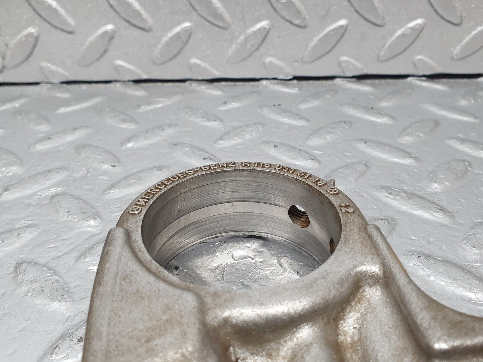 43797 Mercedes-Benz C126 380SEC Coupe Camshaft Tower Bearing 1160515118