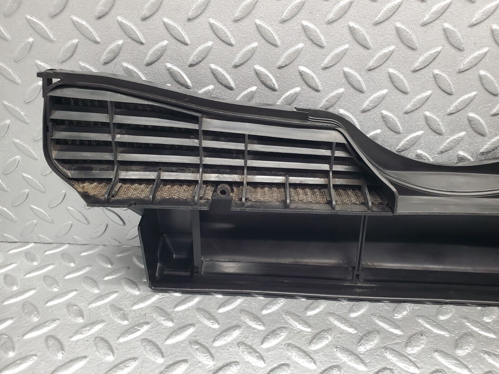 46887 Mercedes-Benz R129 320SL Coupe Cabin Filter Housing 1298300053