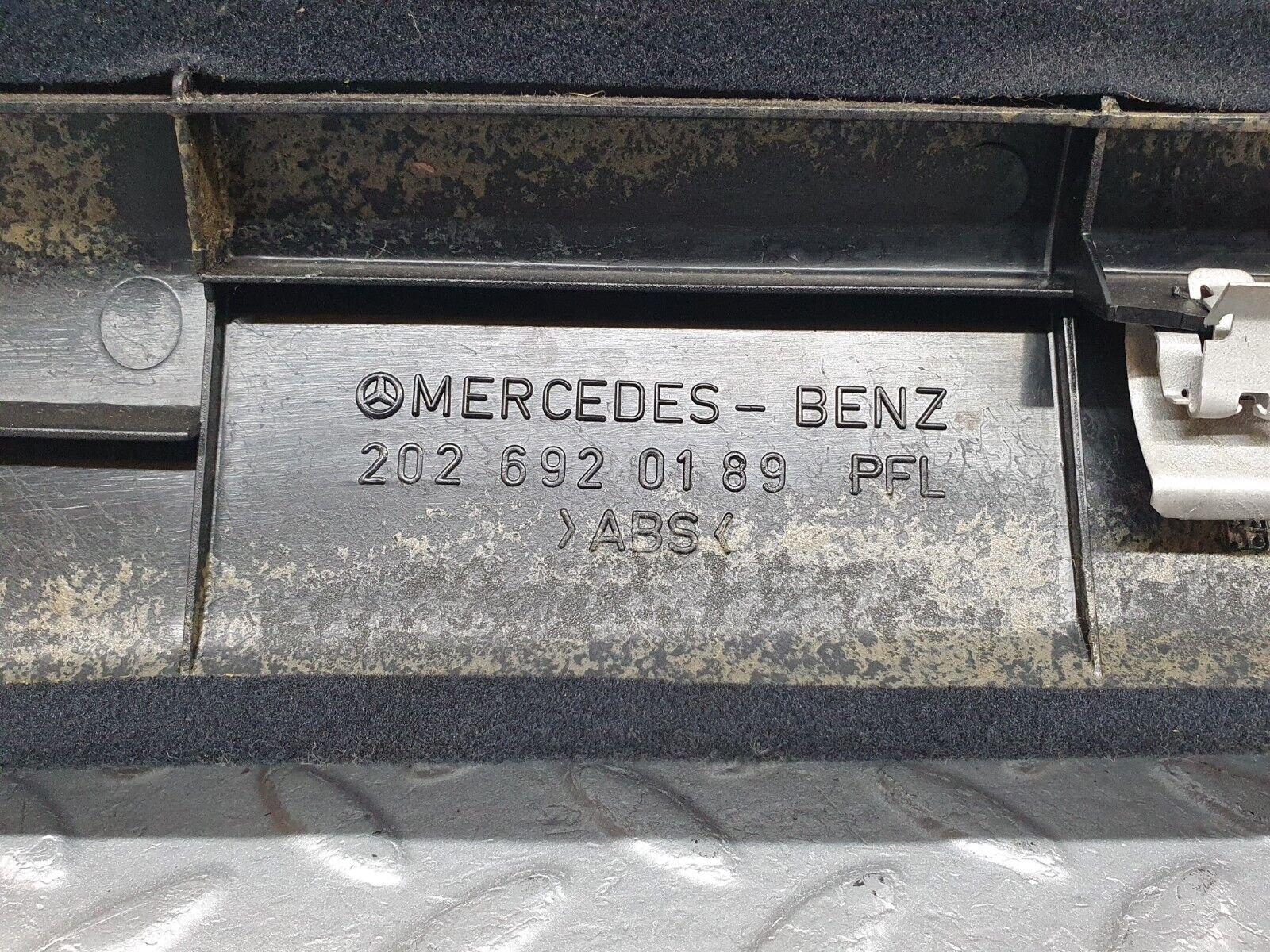 41760 Mercedes-Benz W202 C200 A Pillar Trim Cover Left Side Grey 2026920189