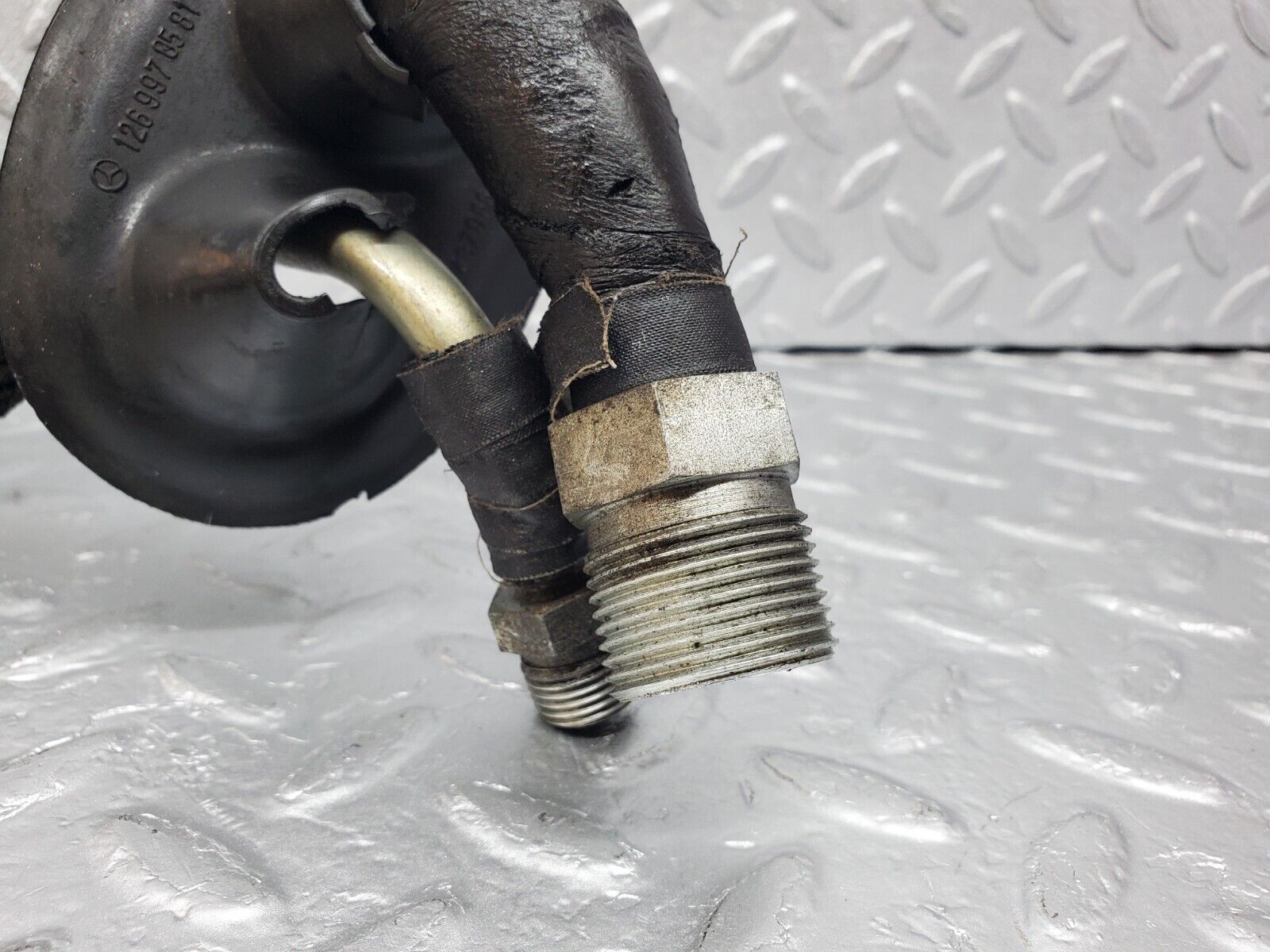 45972 Mercedes-Benz W126 420SE Air Condition Hose Pipe 1268301415 1268301515 1269970581