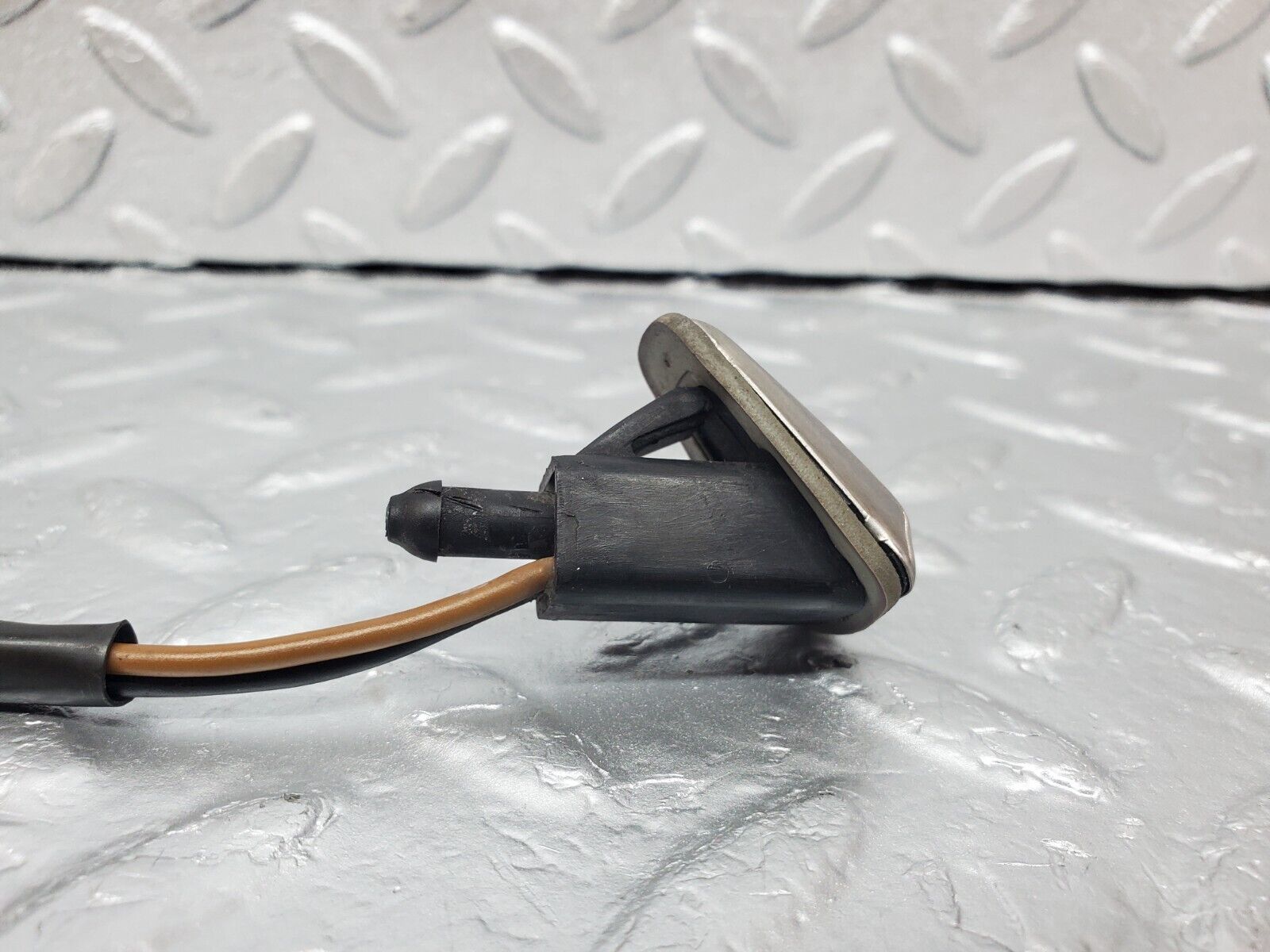 45730 Mercedes-Benz W126 420SE Windscreen Washer Nozzle