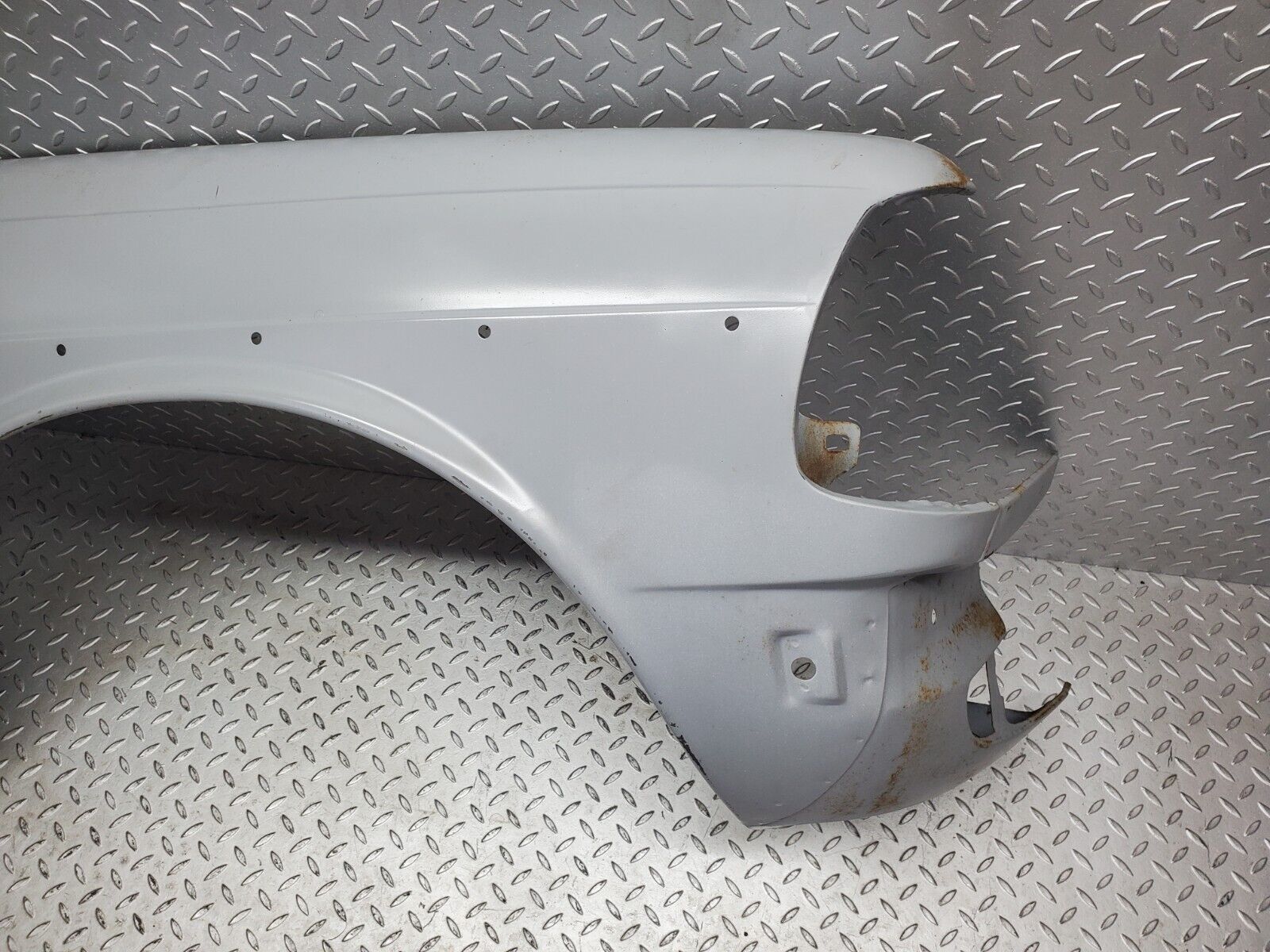 44444 Mercedes-Benz W123 280E Front Right Wing Fender