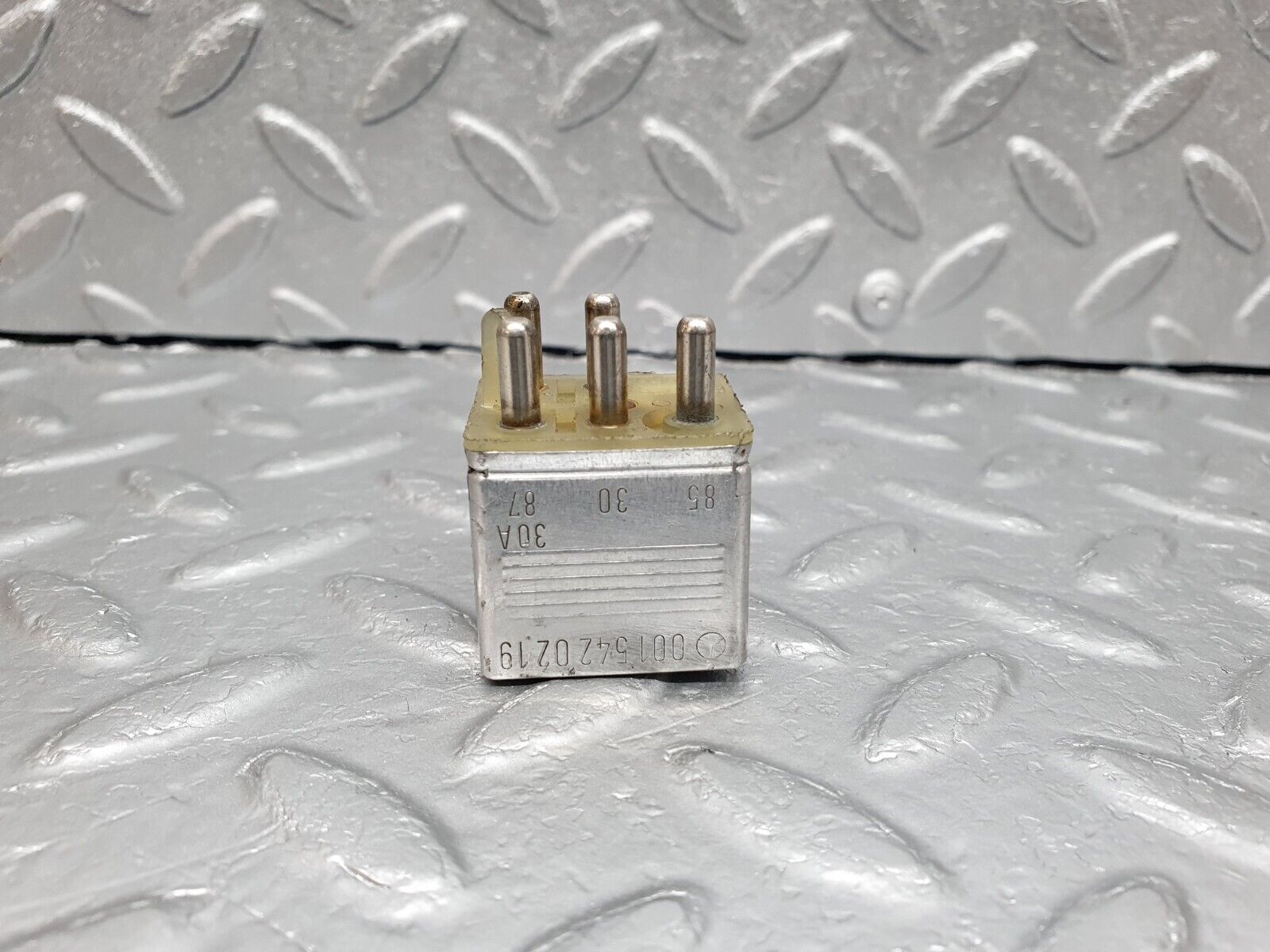 41642 Mercedes-Benz W124 200E Multi Purpose Relay 0015420219