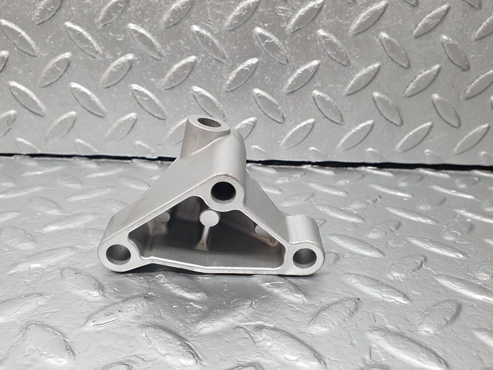 42983 Mercedes-Benz W201 190 Alternator Generator Support 1021550835