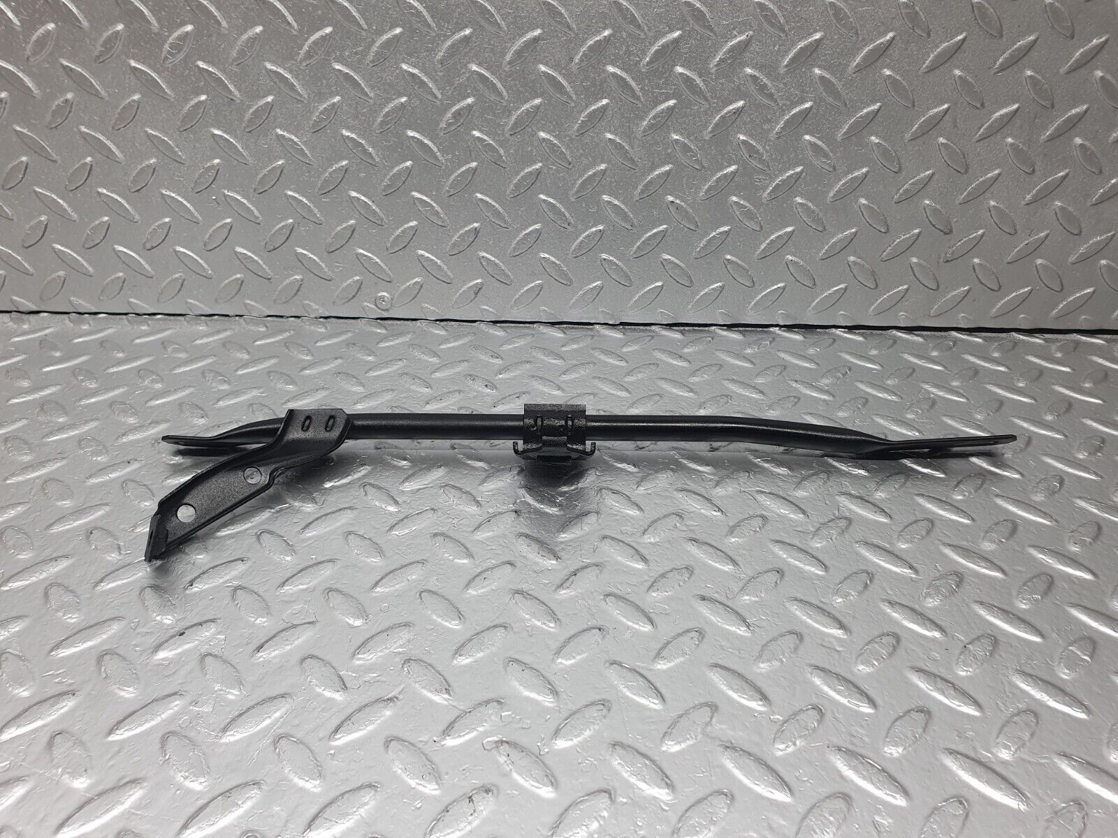 42814 Mercedes-Benz W201 190 2.0L Horn Bracket