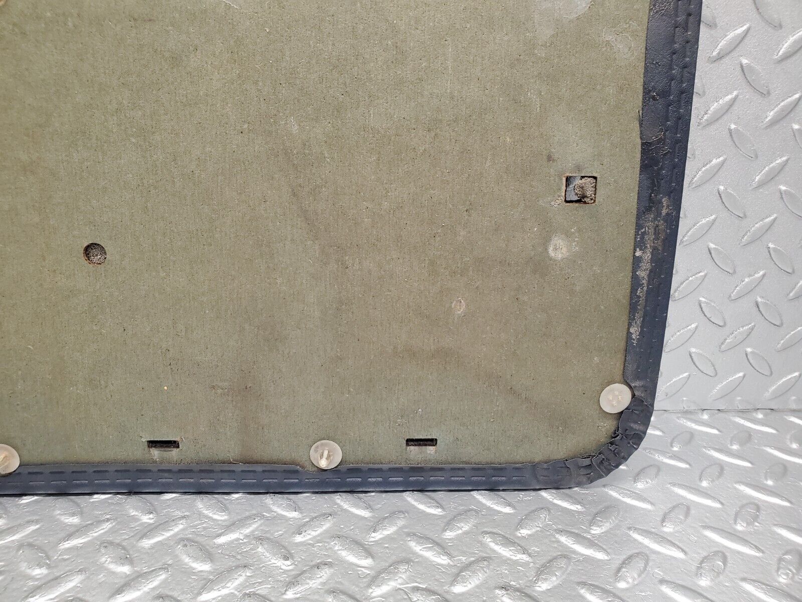 46683 Mercedes-Benz V123 240D LWB Front Right Door Card Blue