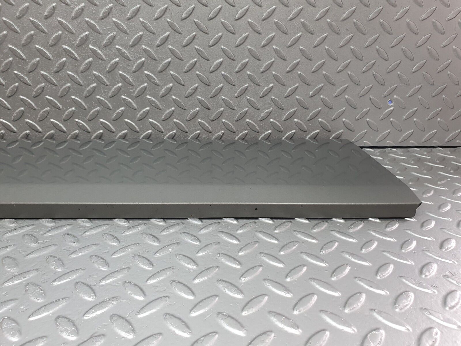 42874 Mercedes-Benz W201 190 2.0L Front Left Door Moulding Trim 2016905540