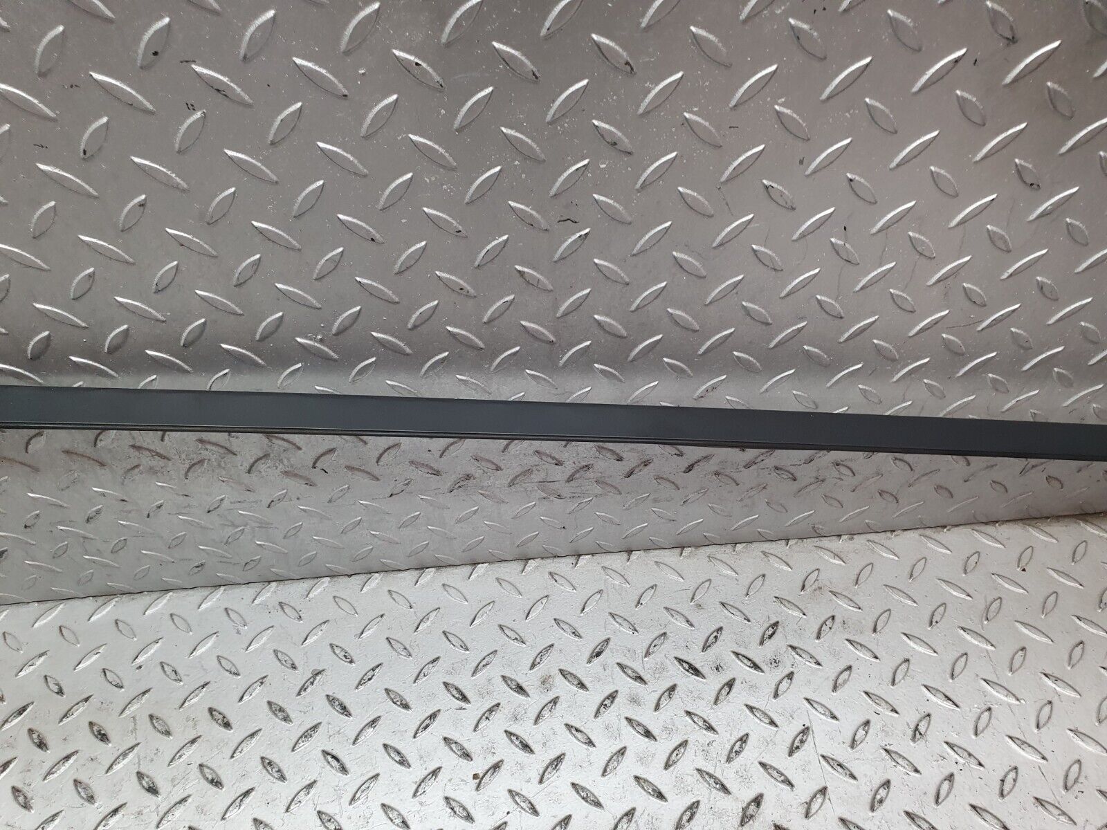 41713 Mercedes-Benz W124 200E Roof Chrome Trim Left Side 1246900397