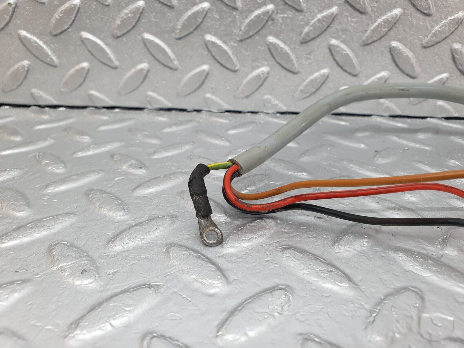 43693 Mercedes-Benz C126 380SEC Coupe Ignition Control Unit Cable 09961812