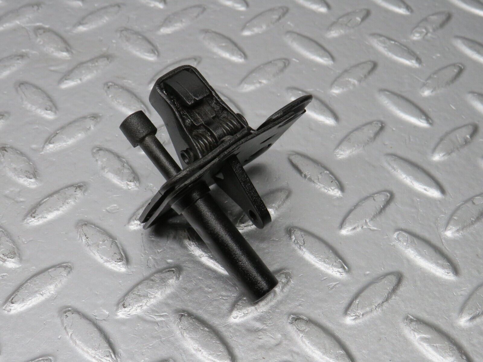 39232 Mercedes-Benz R107 500SL Bonnet Lock Latch